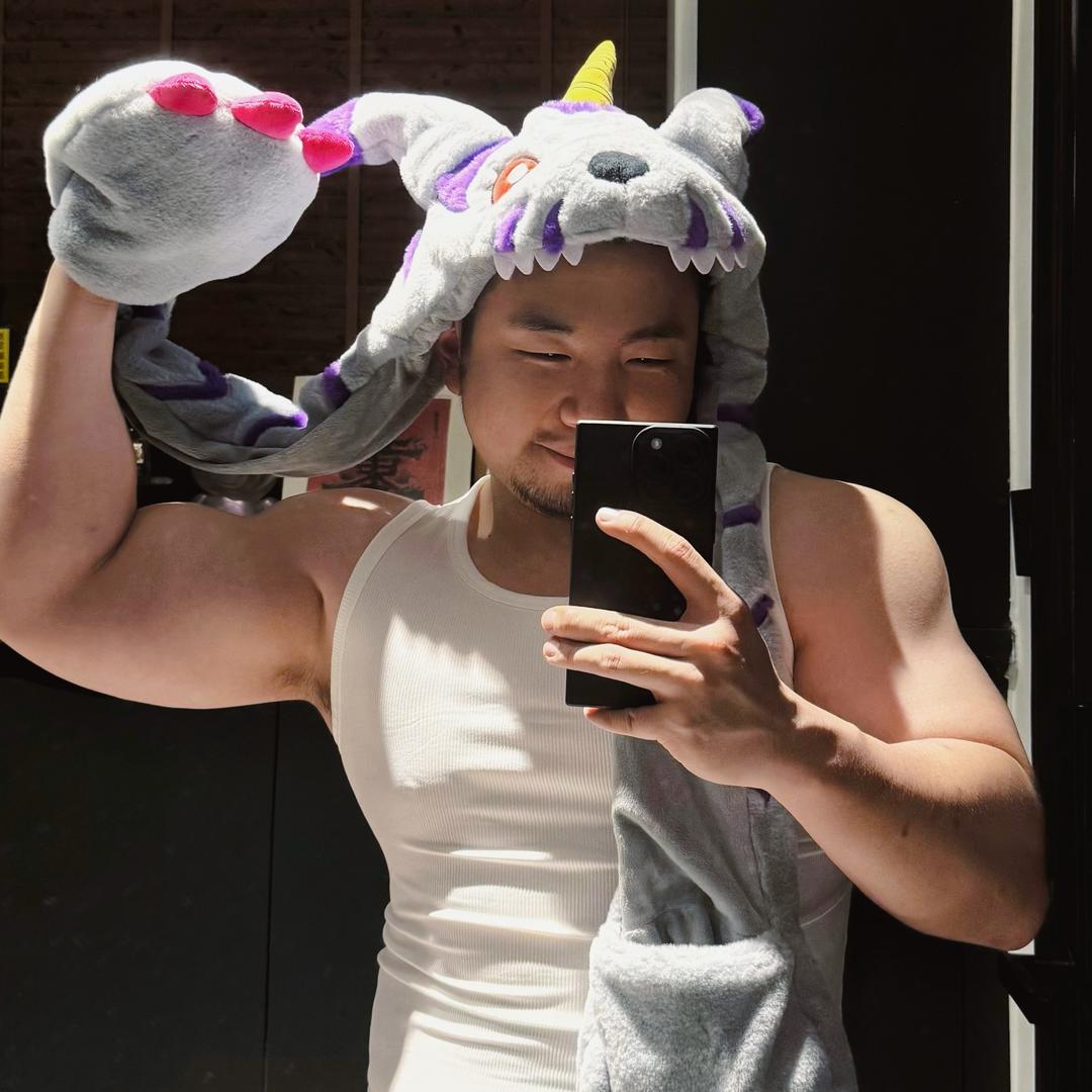 小男⚡️