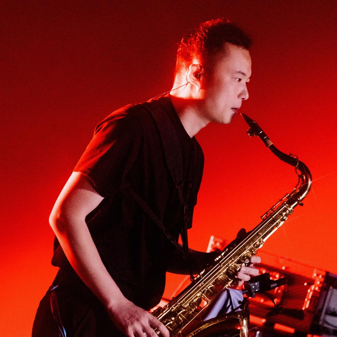 吹萨克斯的卜麒