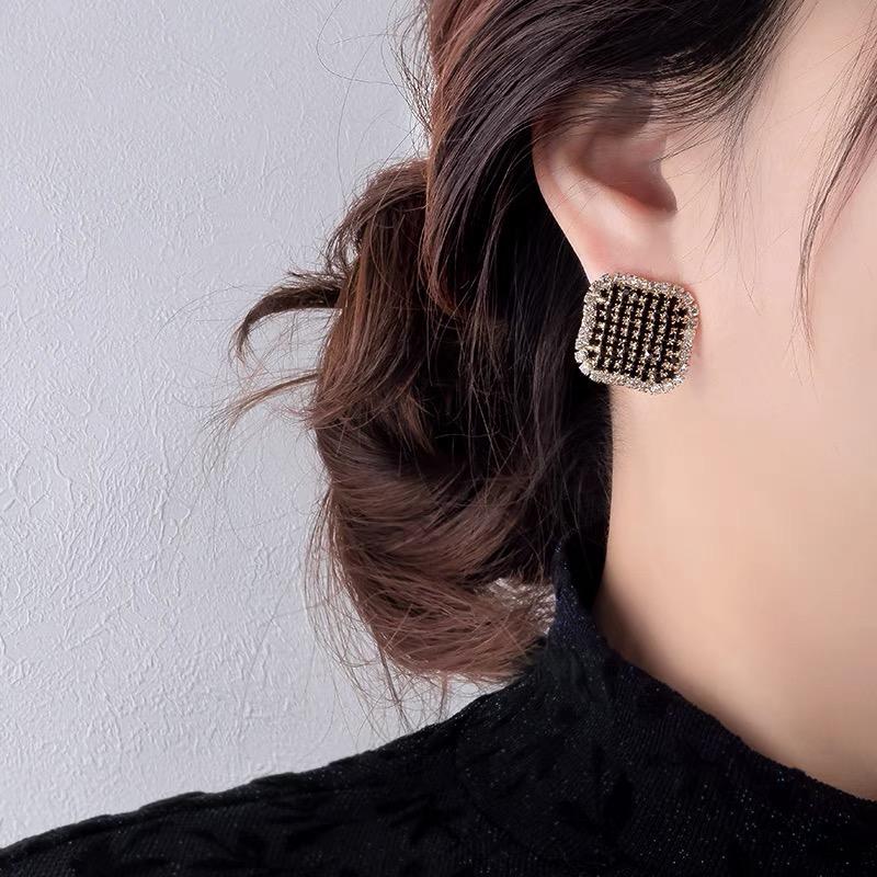 琪致义乌市肽泽饰品有限公司饰品专卖店