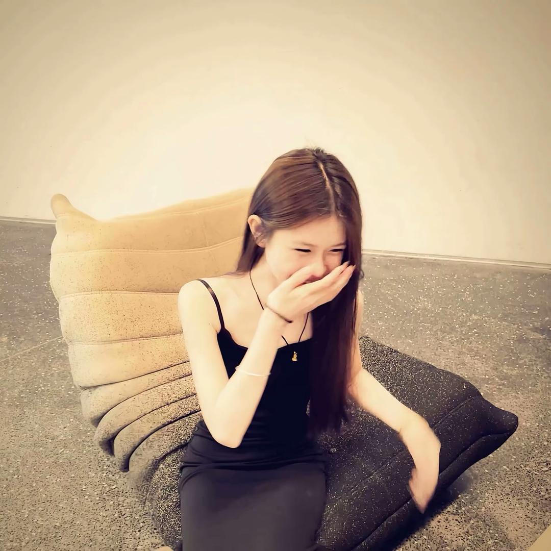 1. 彤