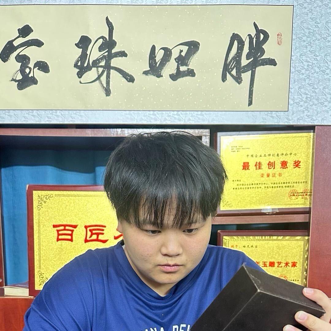 胖妞翡翠手艺人