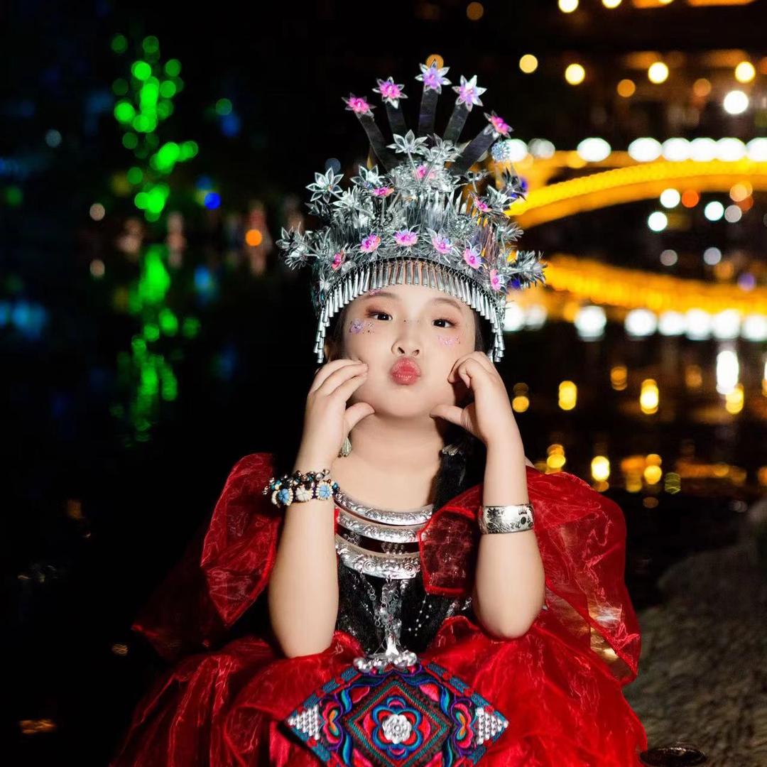 白沙舞动青春演艺团