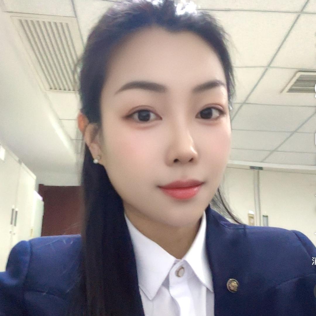 女 臣 🎤