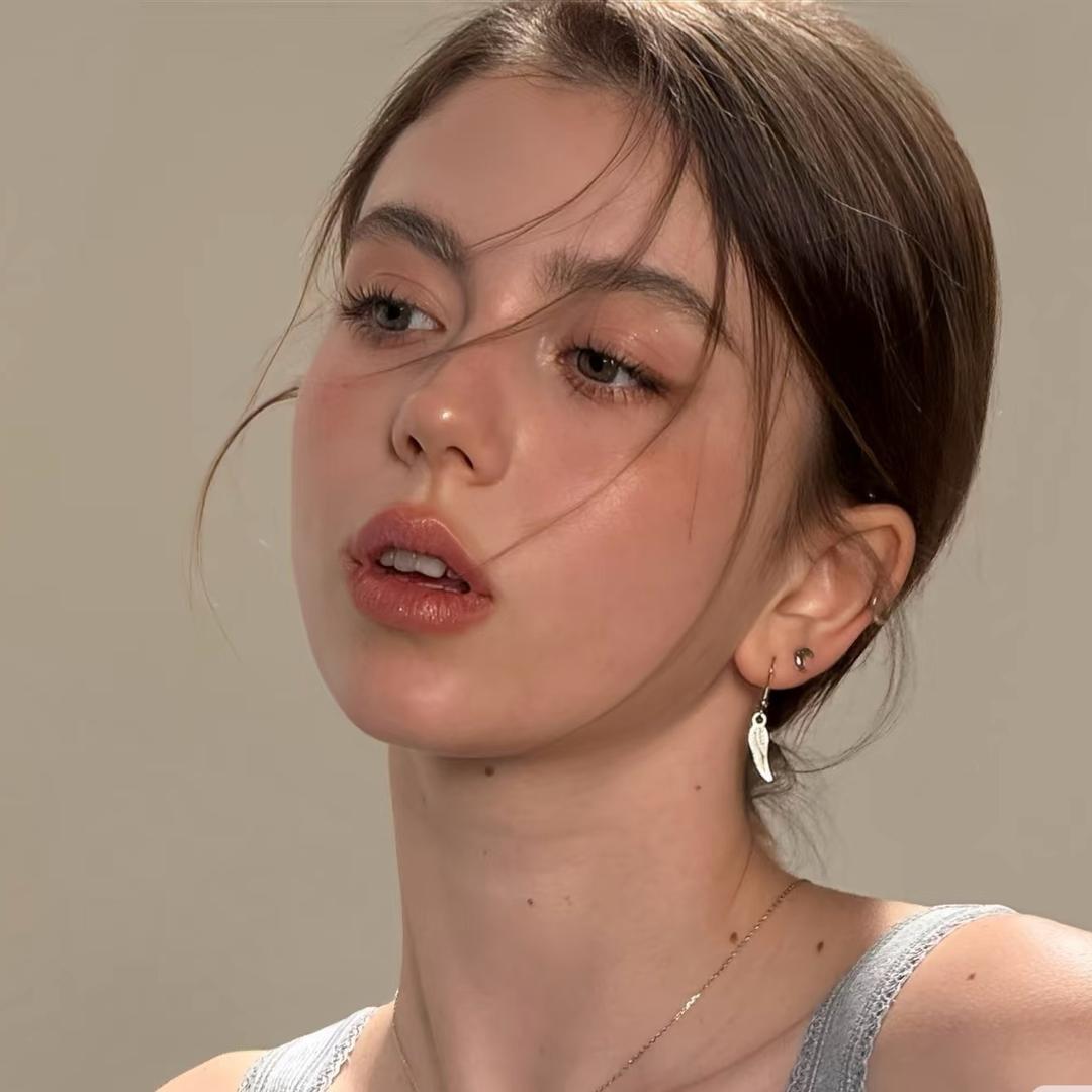 困炸了的兔子🐰