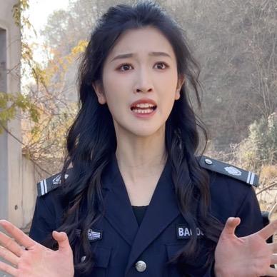 正能量女保安