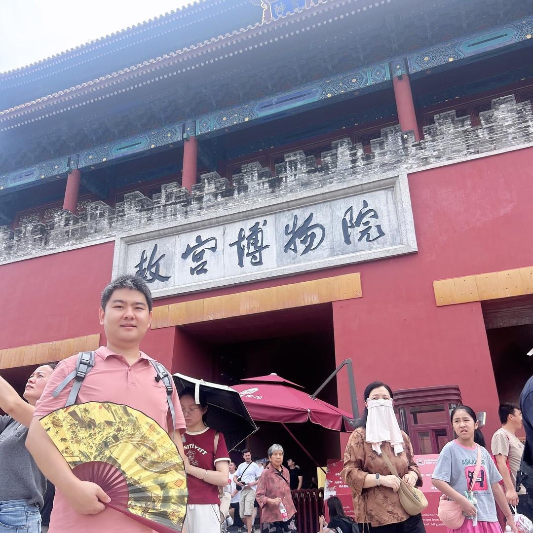 银鞍白马