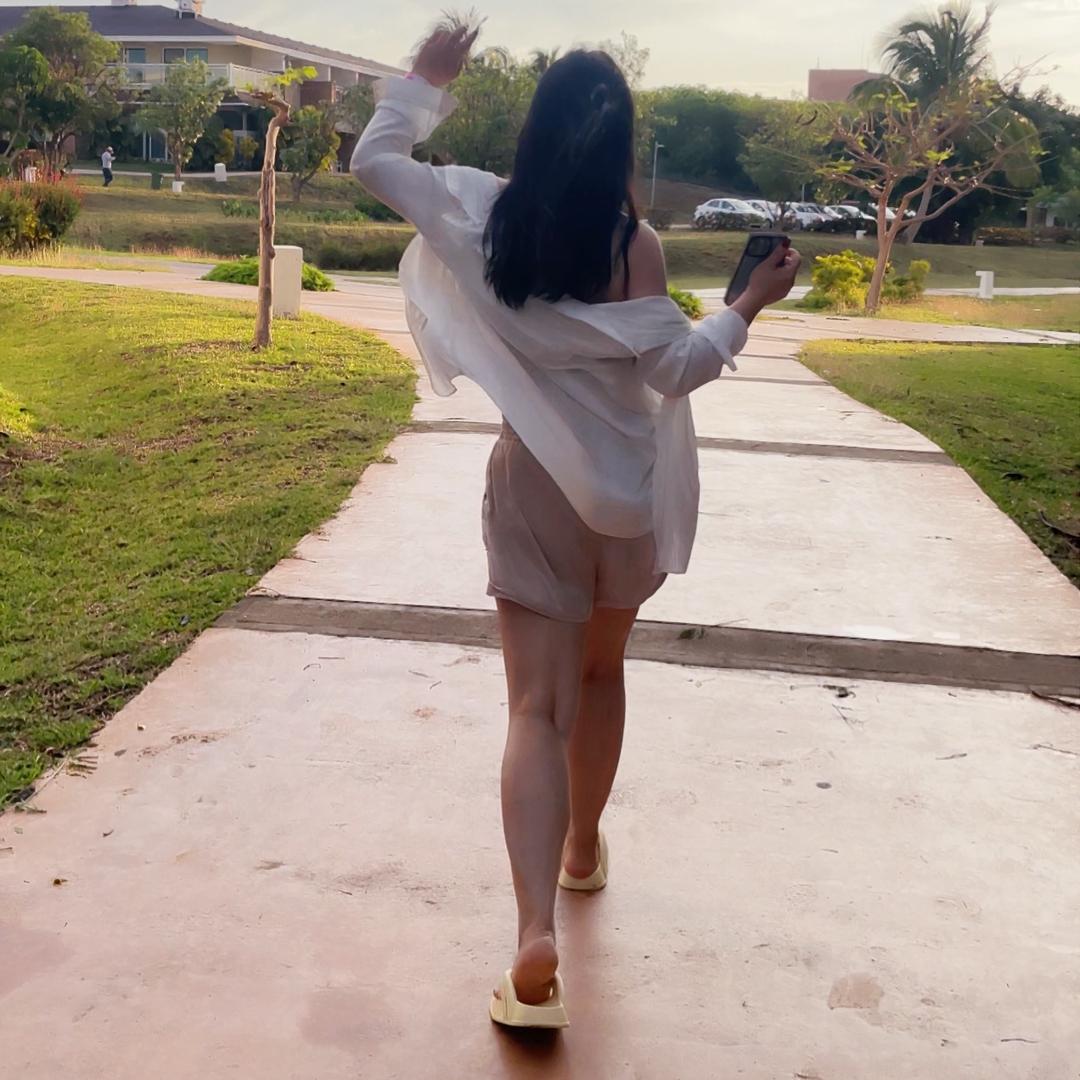 Una