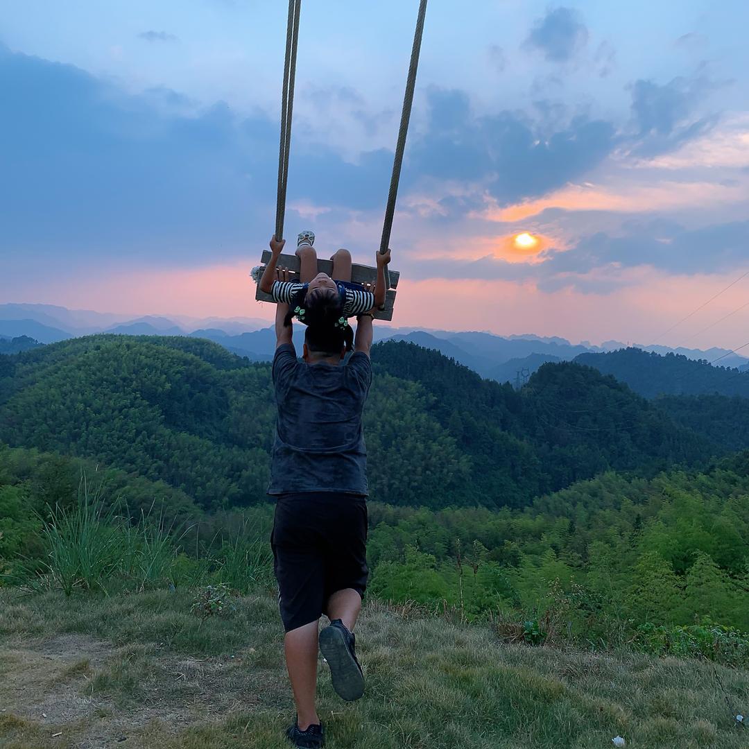 大明湖畔卖烧饼的麽麽荣°