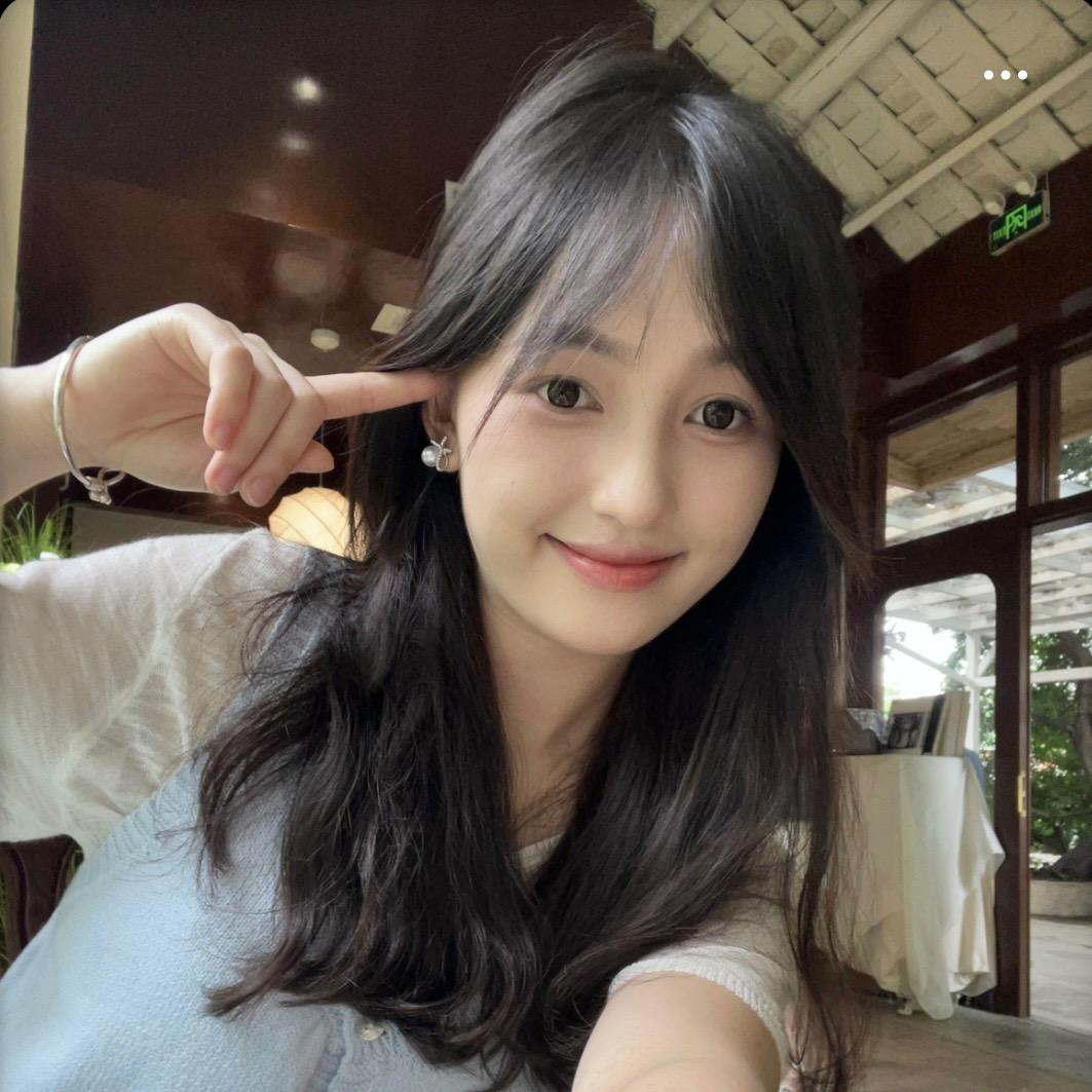 小Y.