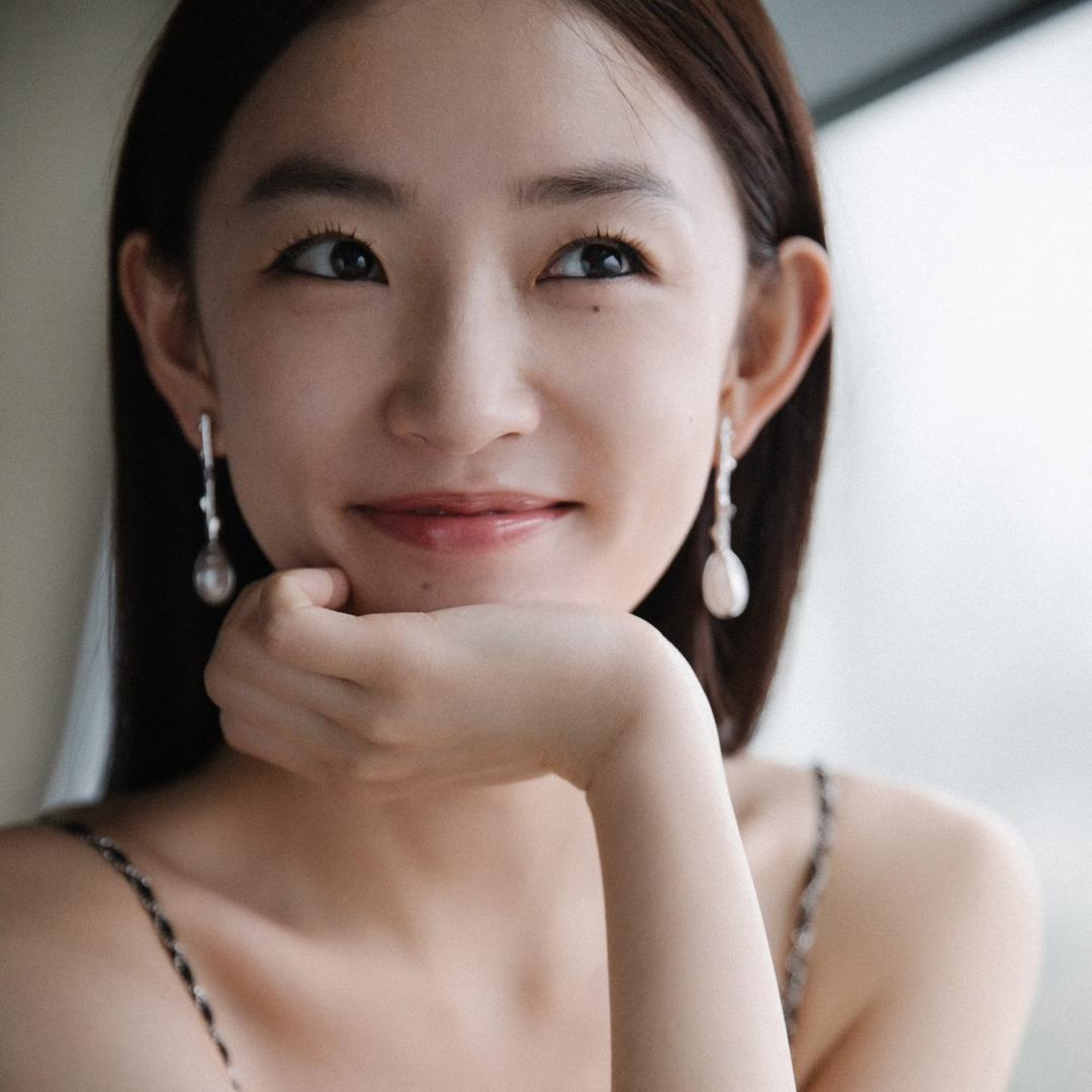 演员周依然