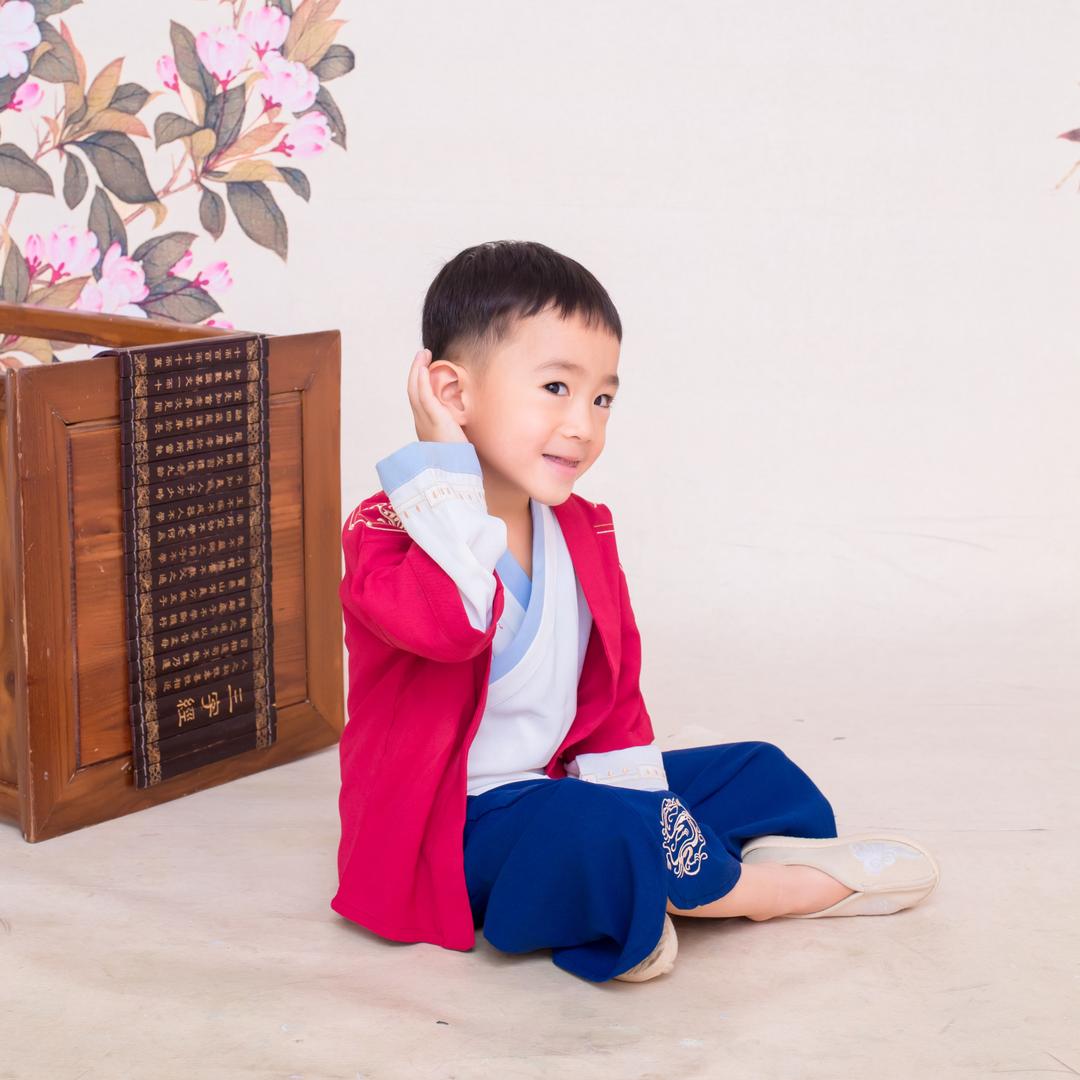 Lee布依丝服饰