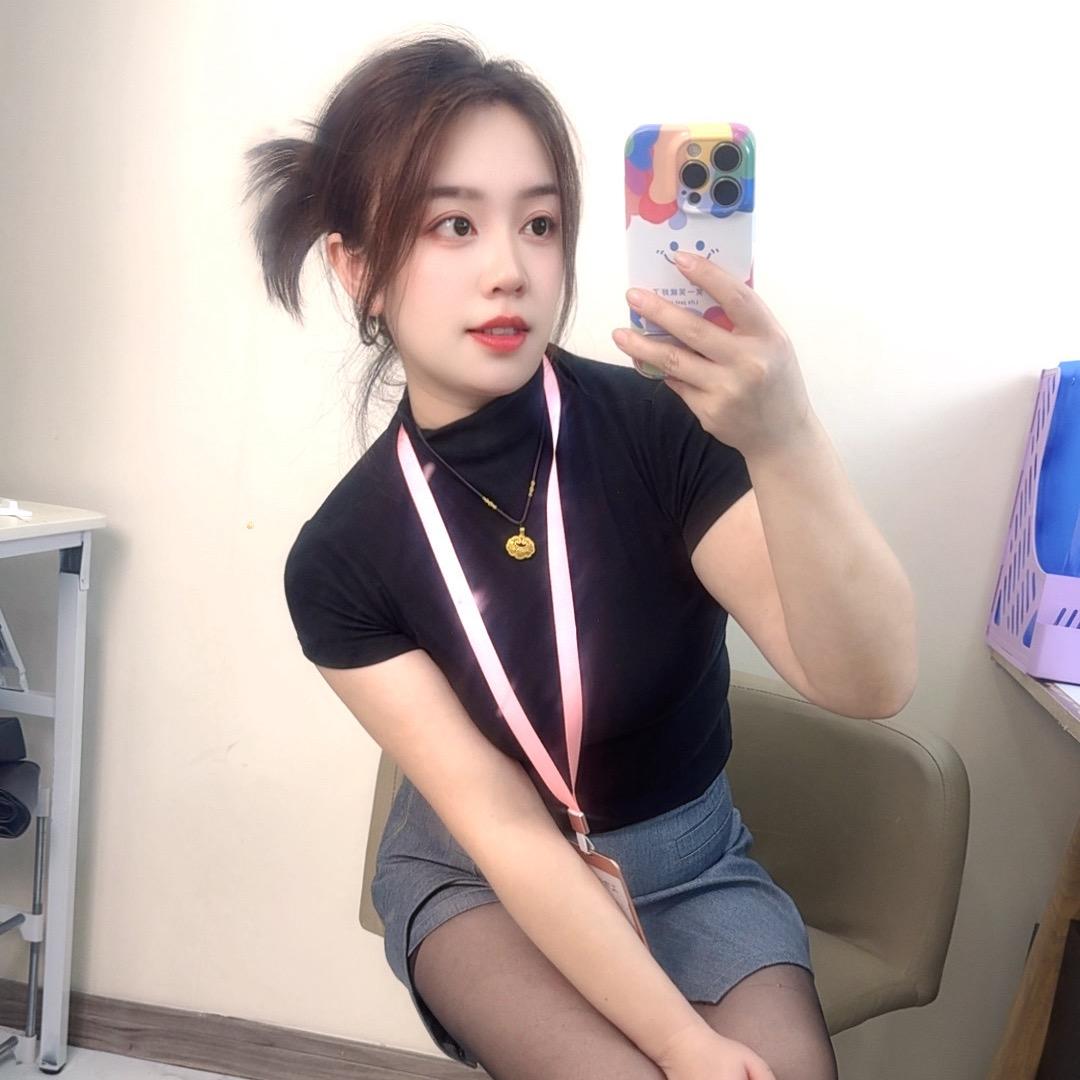 办公司摸鱼小豆包🥰