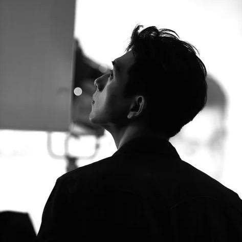 努力创业的阿坤学长