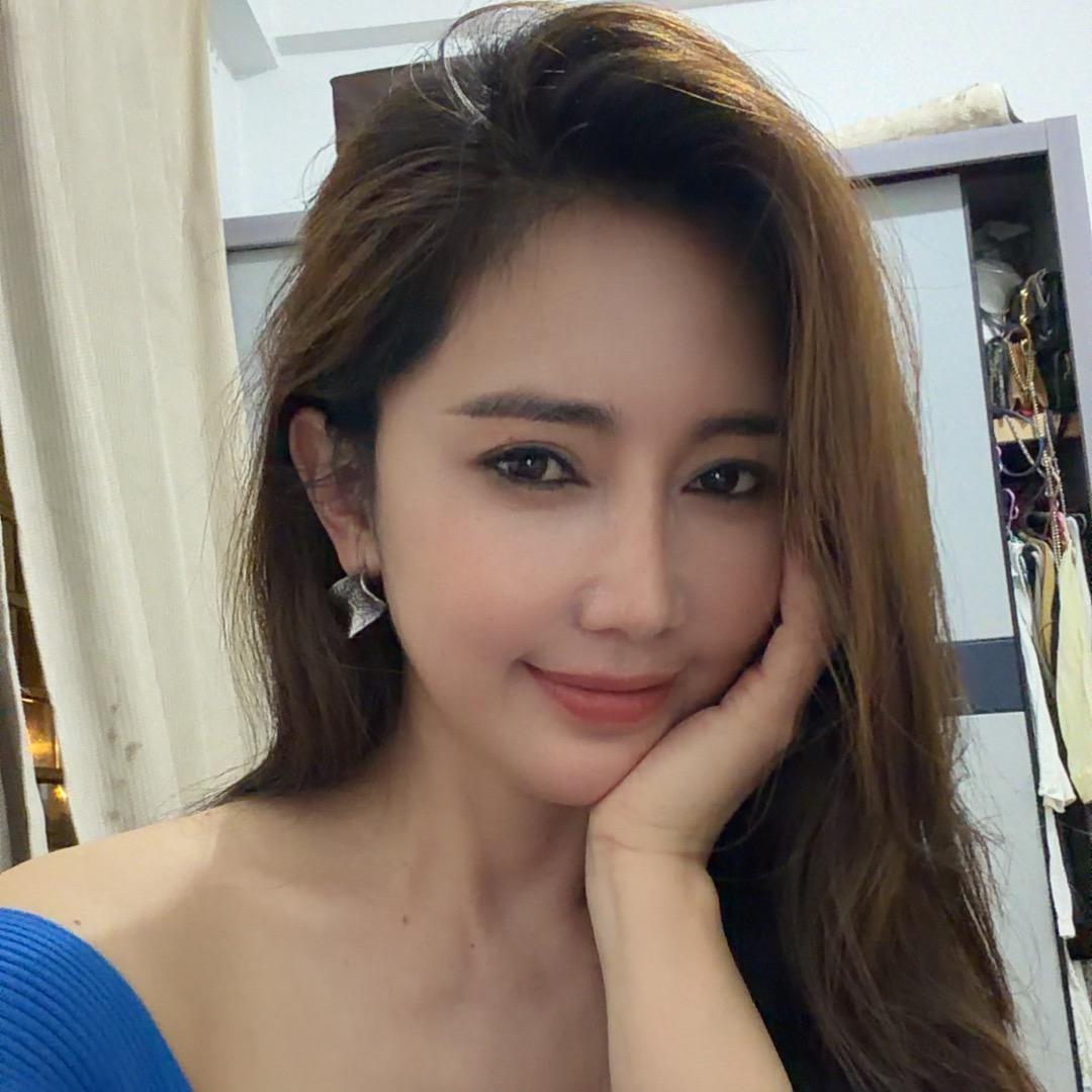 边境老板娘1向伦