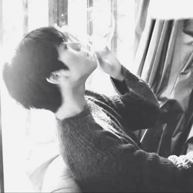 ￴￴￴ ￴￴   ￴ ￴ ￴