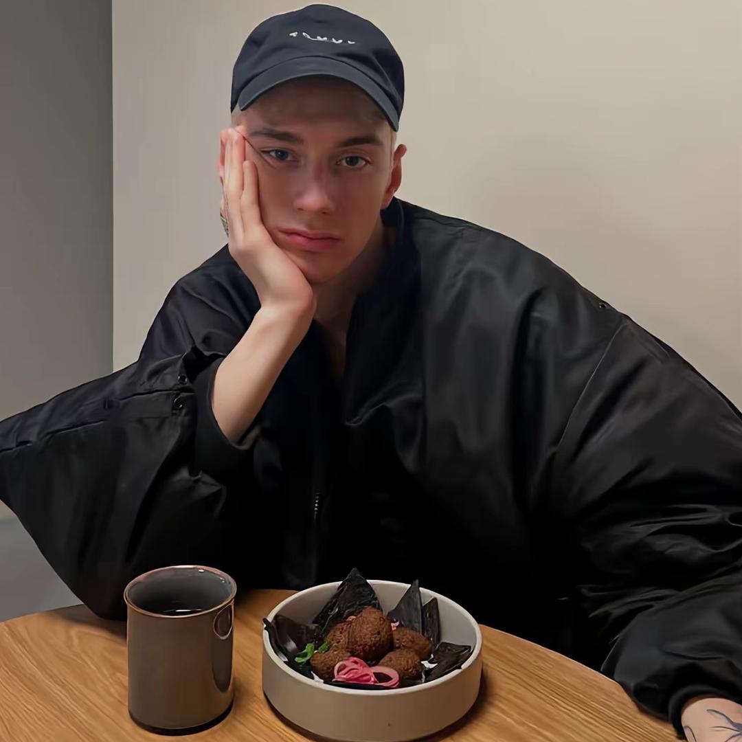 𝙈𝙤𝙢𝙚𝙣𝙩·