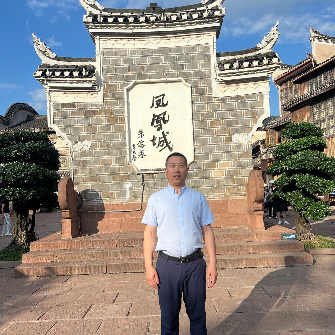 张举（安丘泰山名饮）