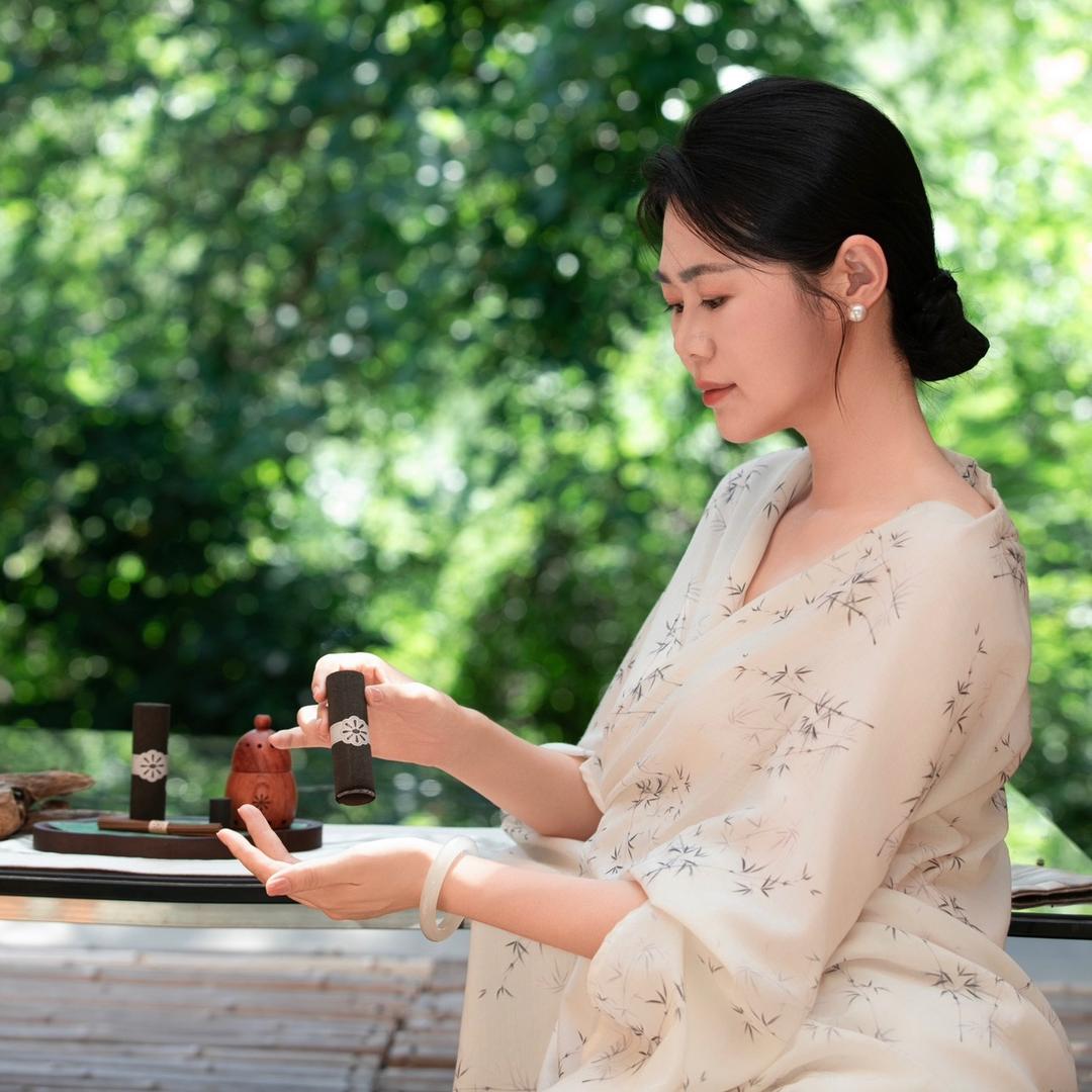 宝藏颖儿-蒋氏沉香灸