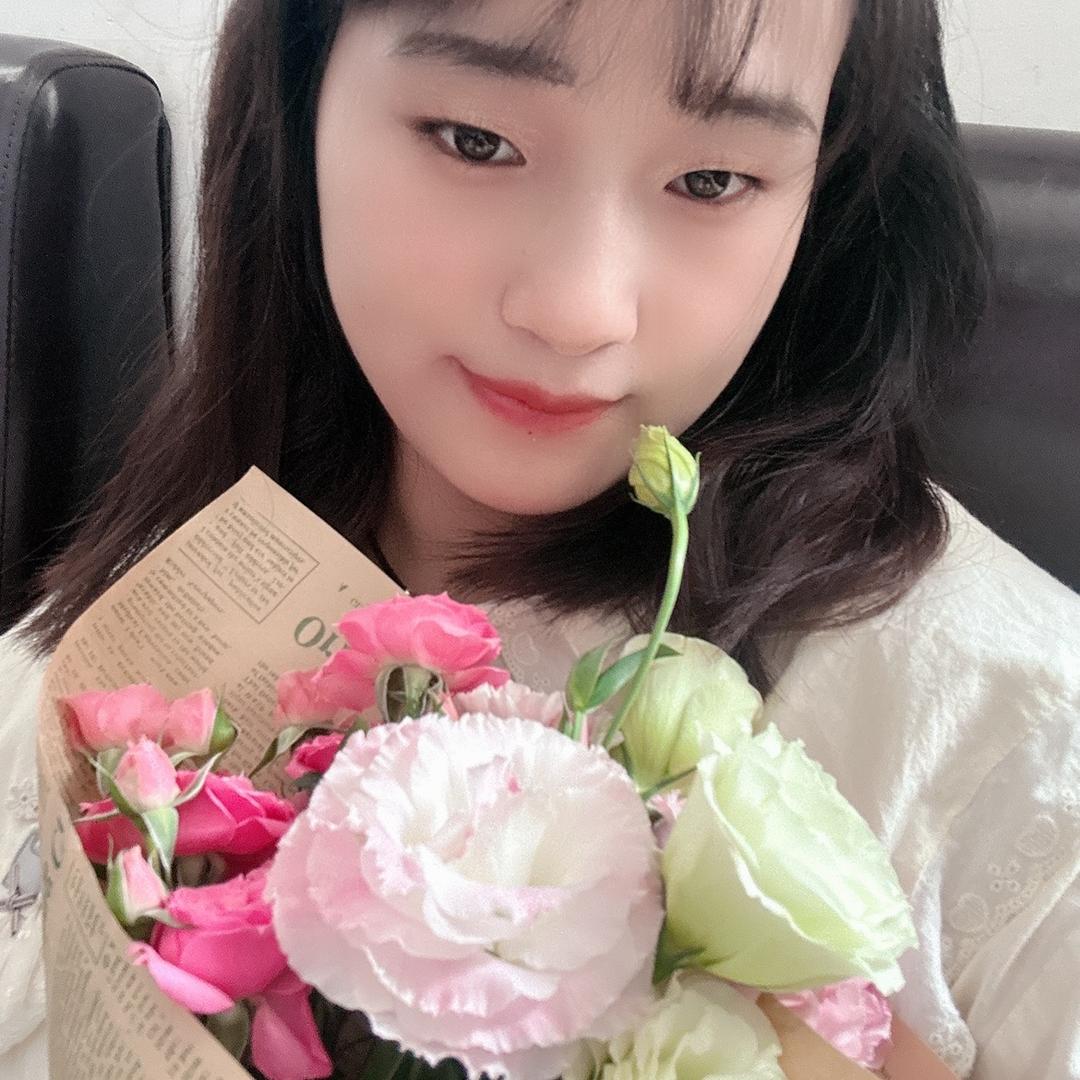 （颜🍒颜）🍀很乖