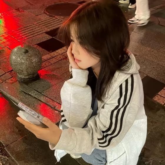 养只猫叫钱多多^