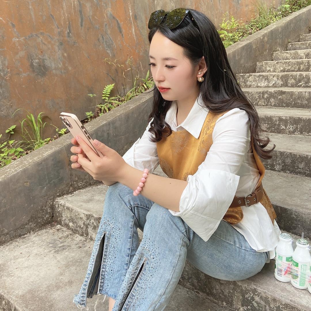 小玲。。。