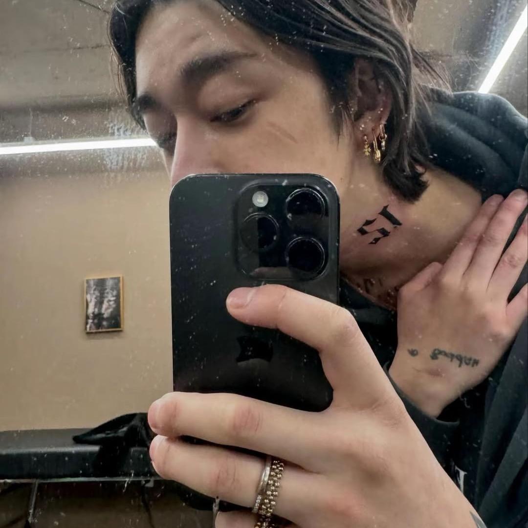 直男在农村喂鸡