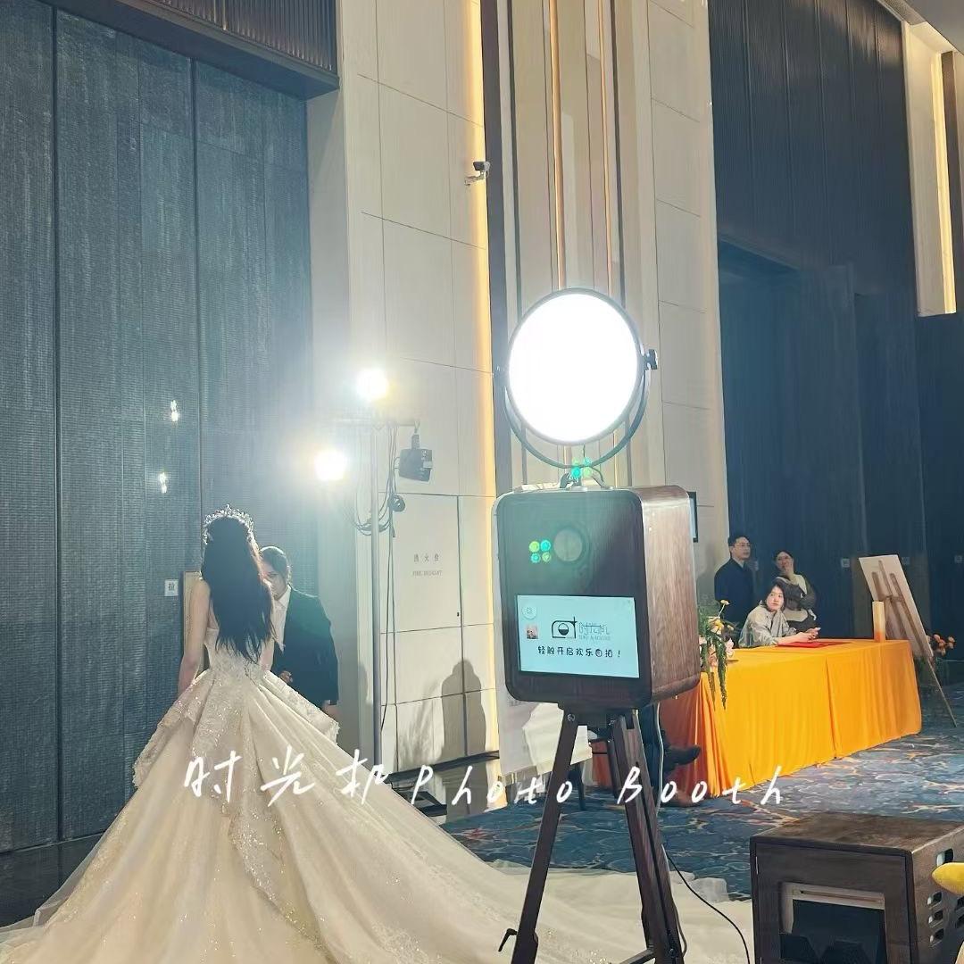 伊犁|嘻哈Photo Booth互动相机