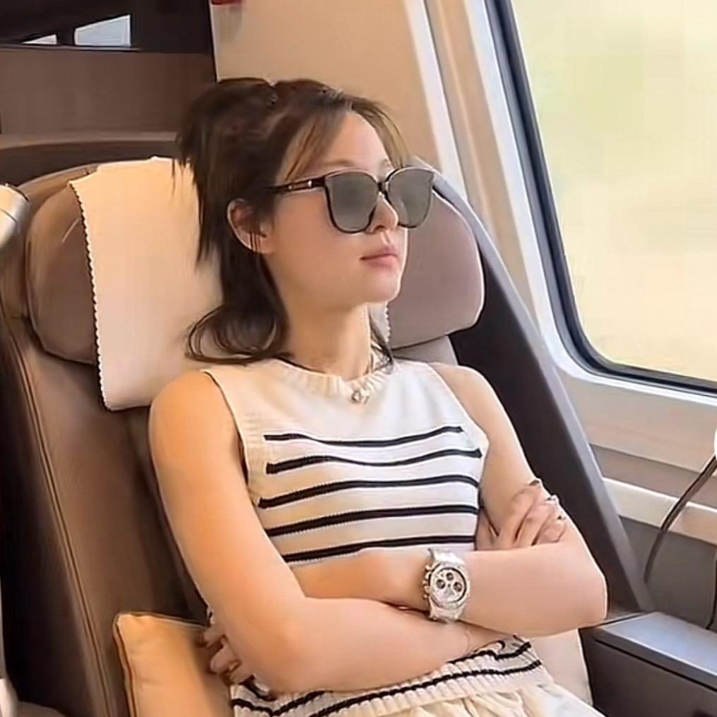 小羊羔很调皮(菲扬)