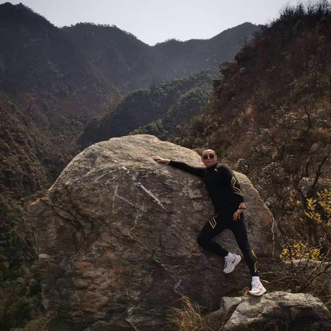 杨       波