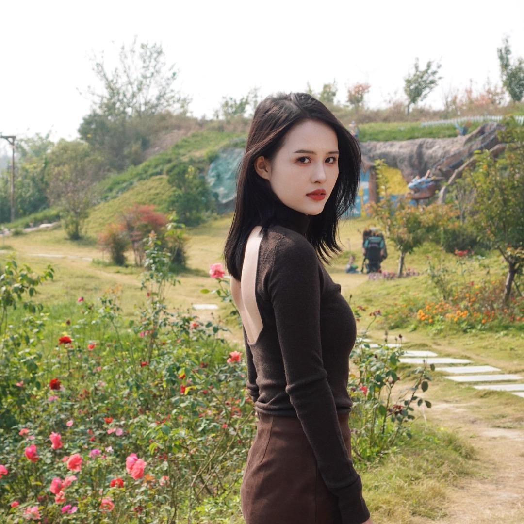 莫名其苗女士〰️