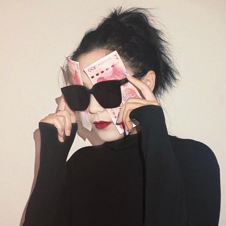 爱吃肉的胖萌💭