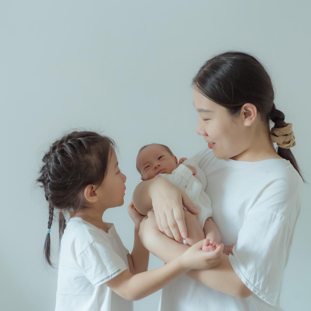 家言妈带俩娃
