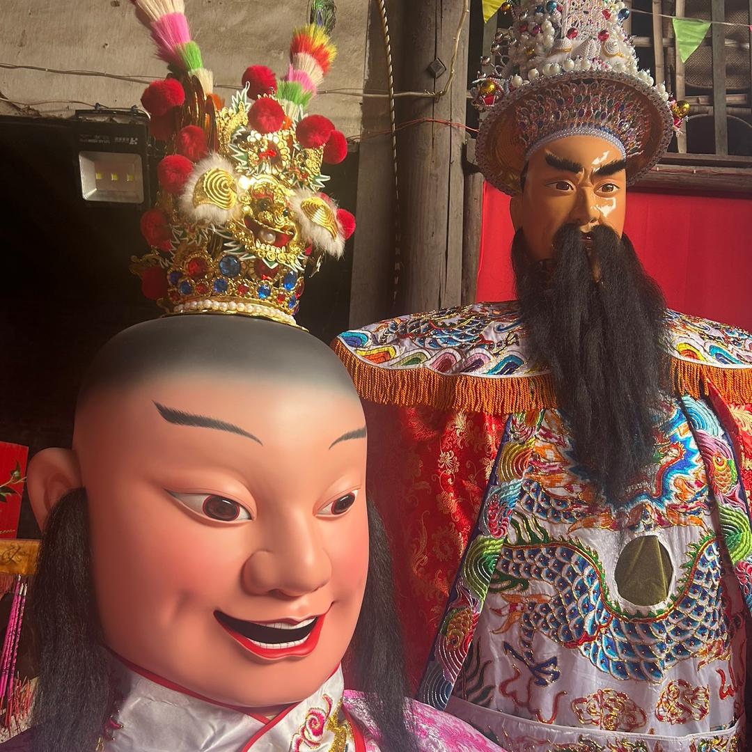 大人都很威