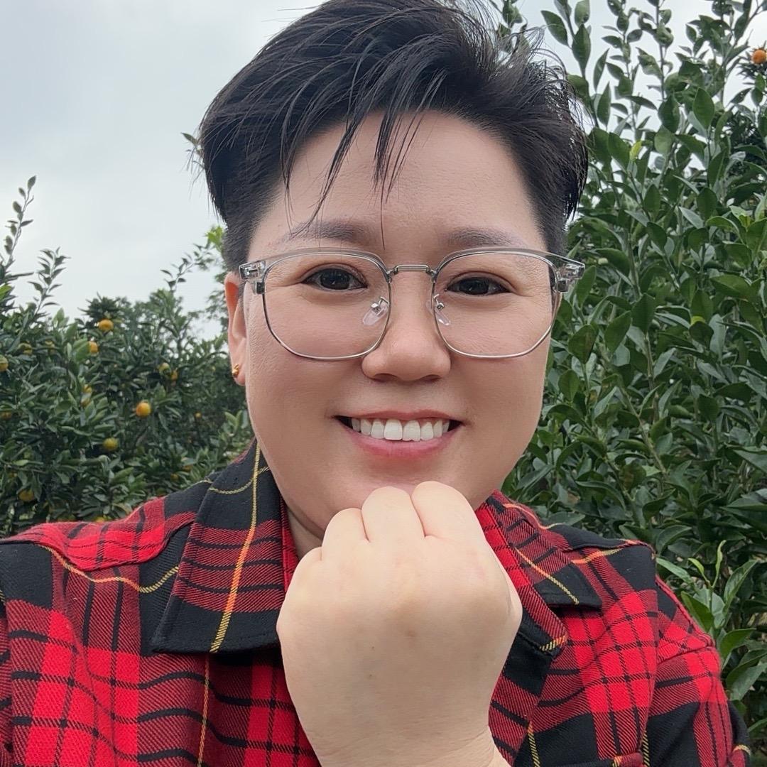 李佳谕