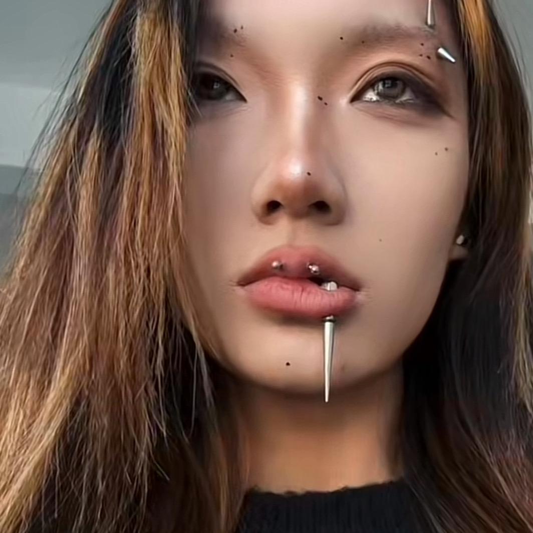 牙