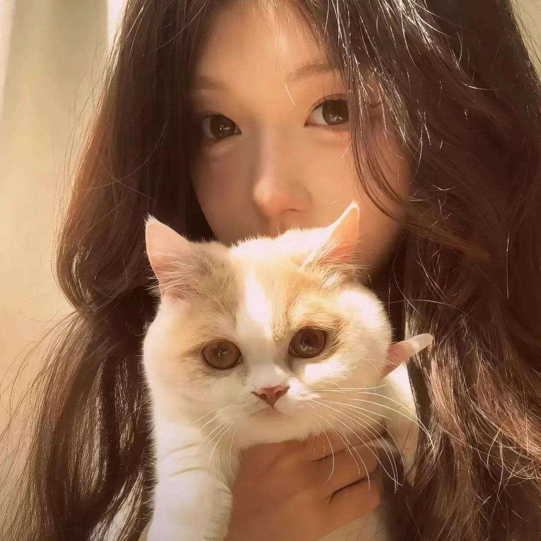 笨蛋美女^