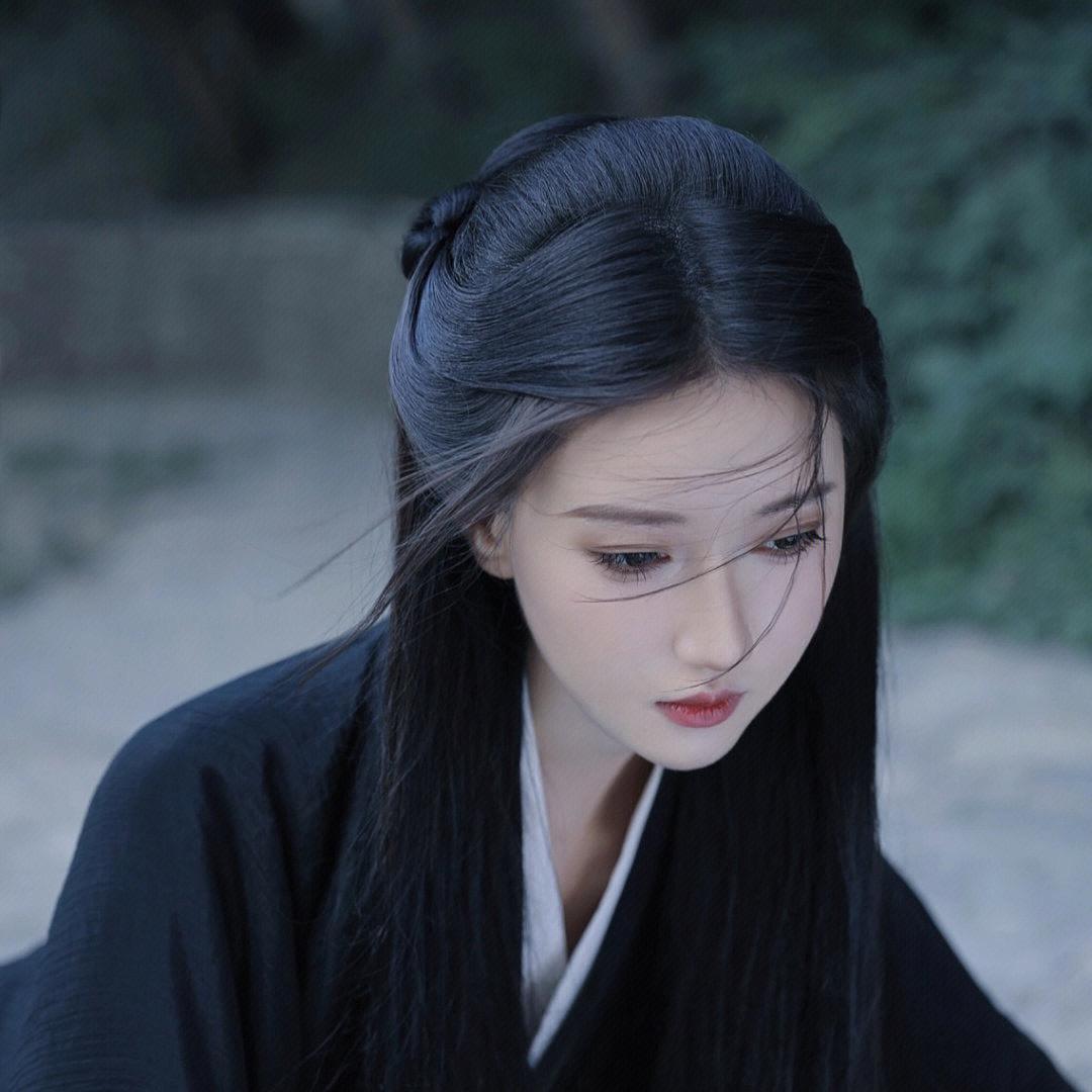 六玥💫