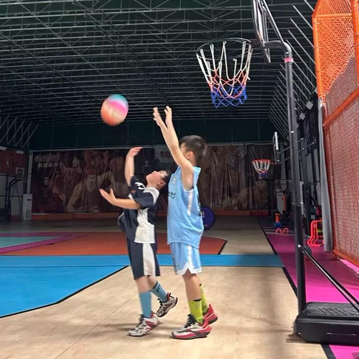 U5 U8“混🏀儿”兄弟