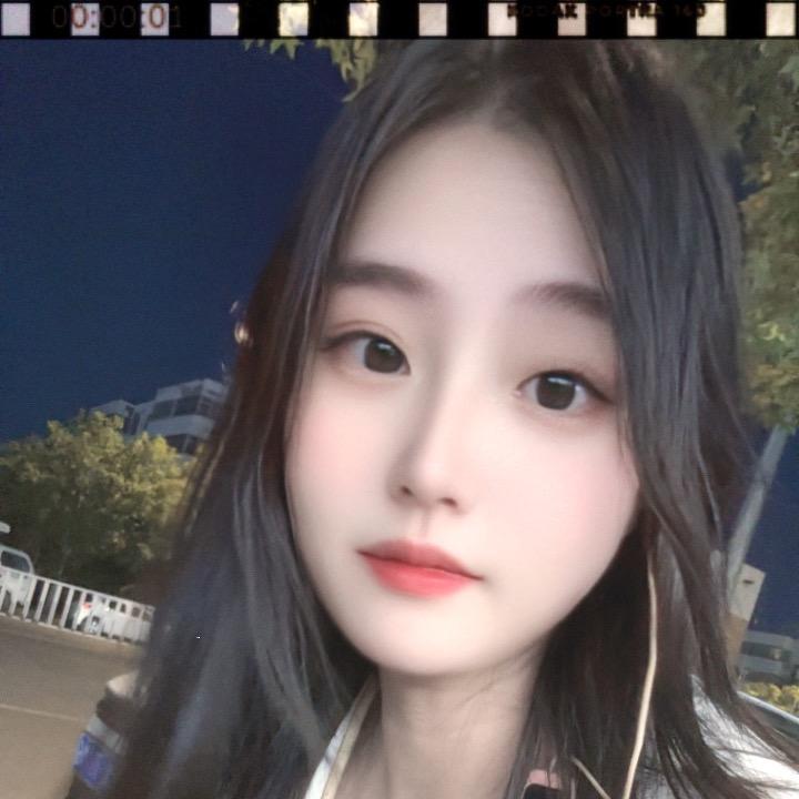 村里有个姑娘叫小芳