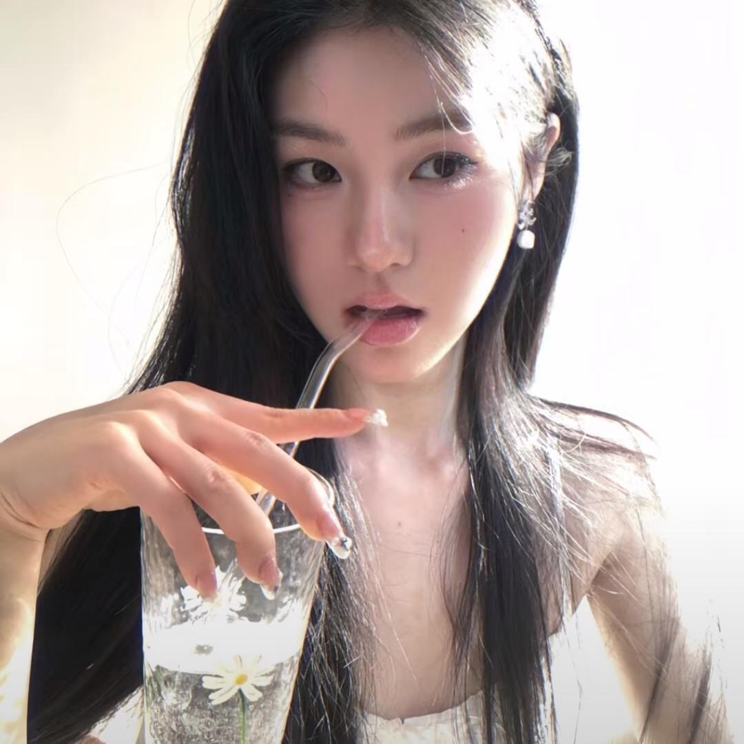 yyw^