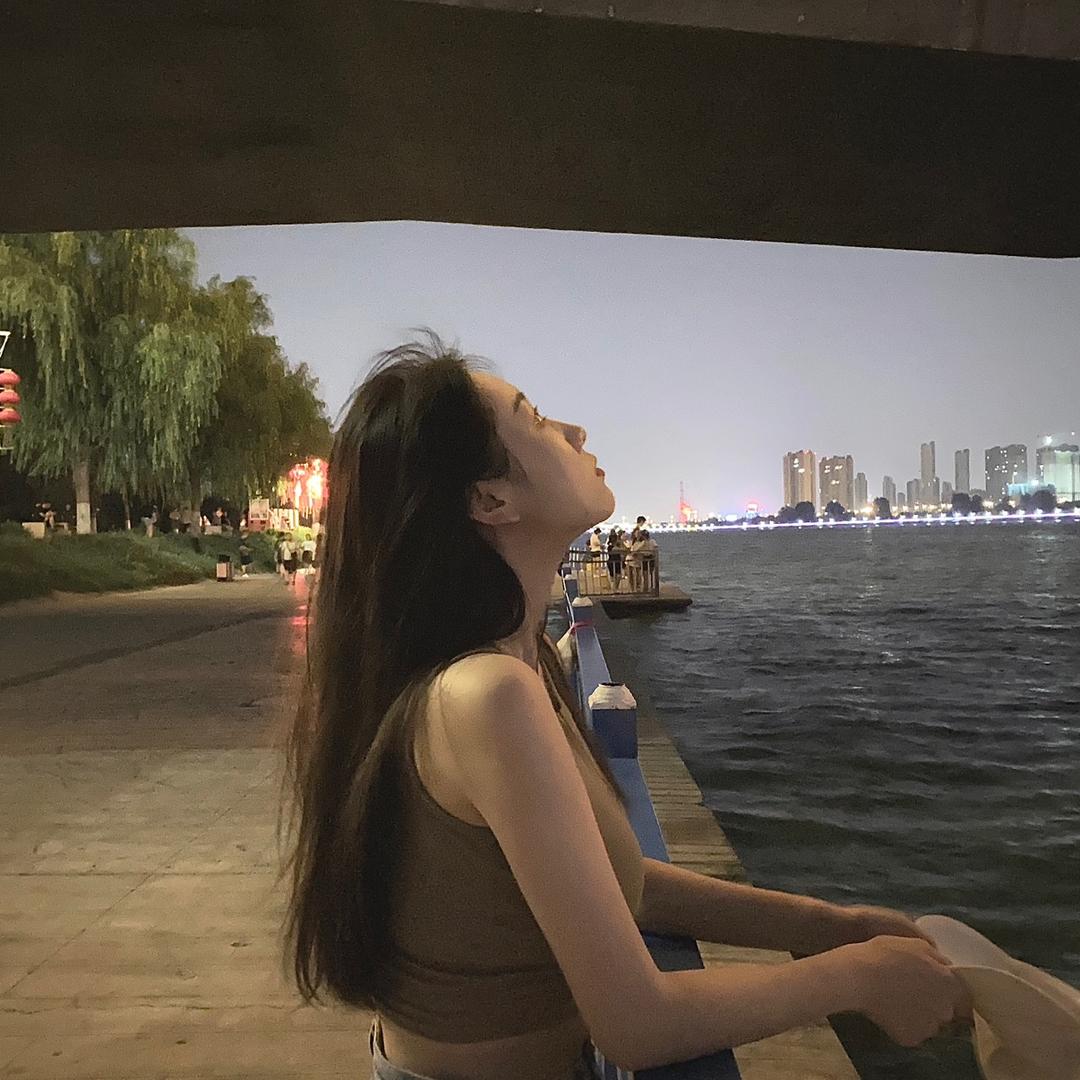 隔壁周周
