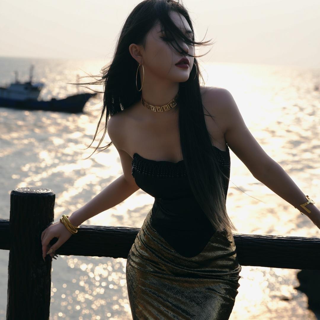 YUAN MODEL 女装