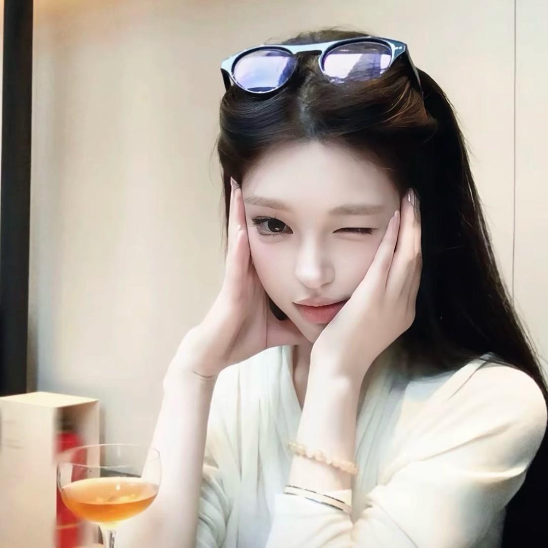 女主.