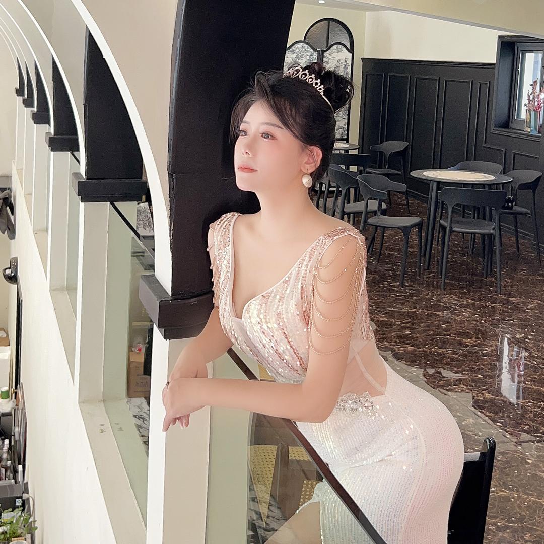洛小妍