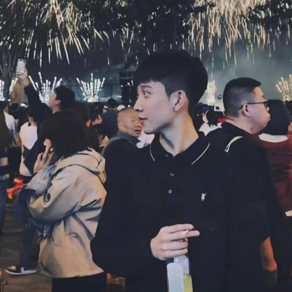 董万森.