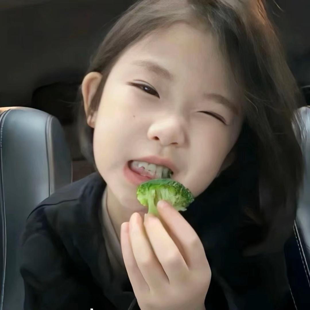 肉肉.