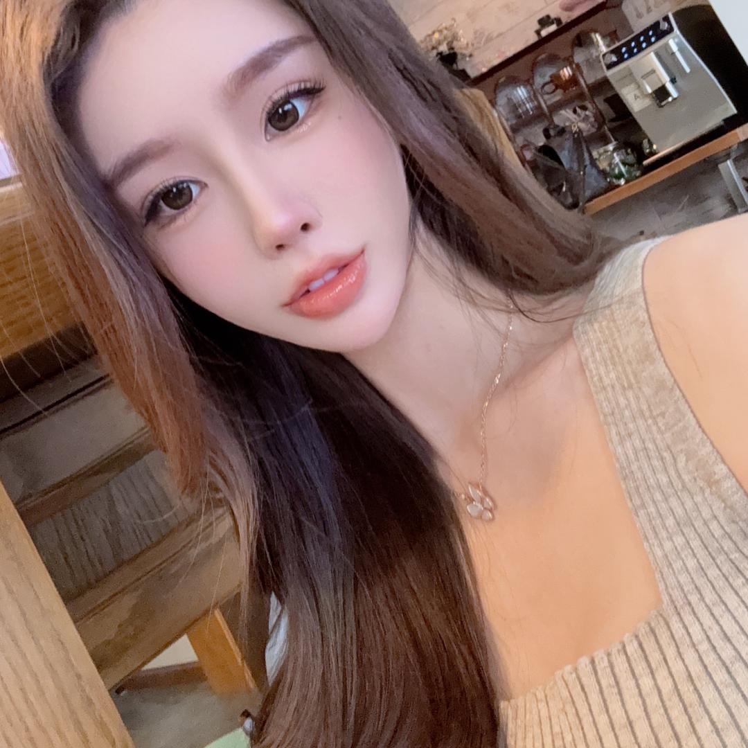 艾薇.