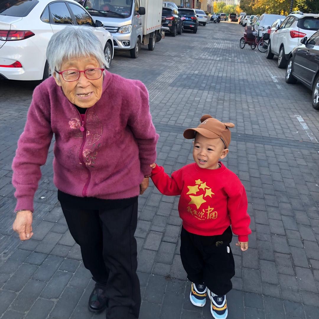 啸啸和太姥姥