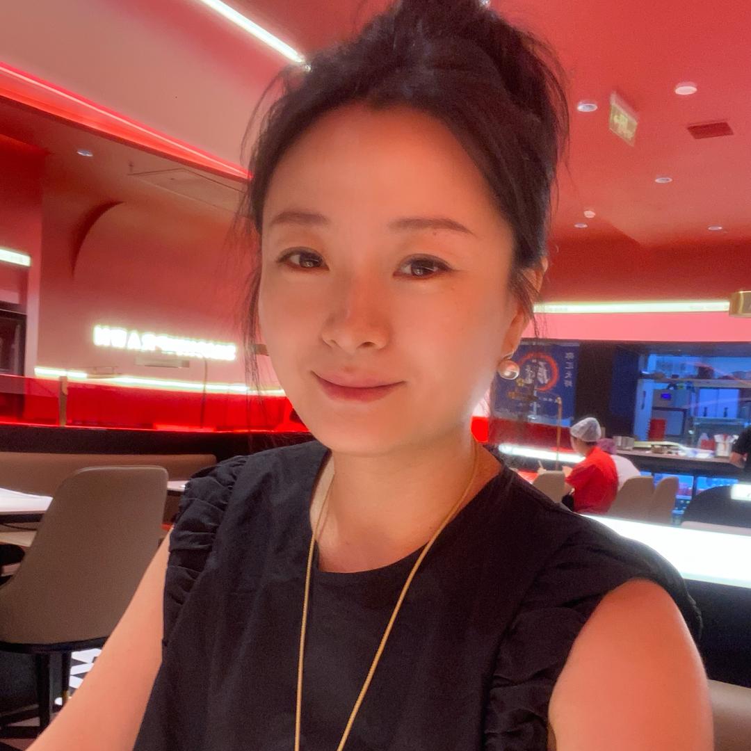 小宇锦州烧烤老板娘