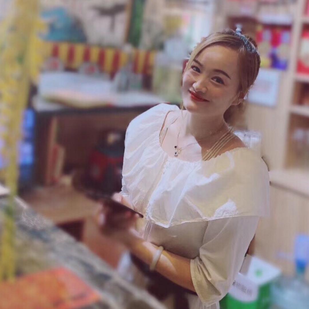 监利窗帘小姐姐